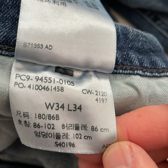 Levi Strauss & Co 567 Athletic Men medium wash distressed jeans- 34 - Picture 9 of 11